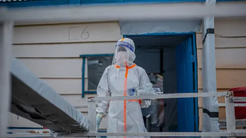 Közelít a 3000-hez az ebolafertőzöttek száma – egyre több egészségügyi dolgozó sztrájkol