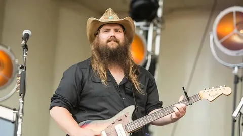 Chris Stapleton to Kick Off 2026 “All-American Road Show” Tour