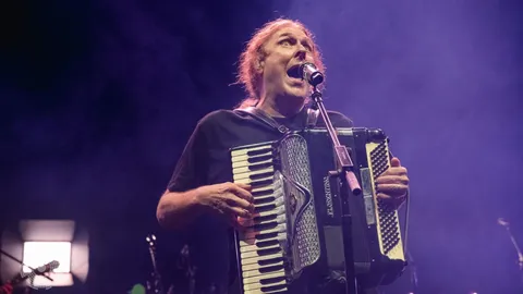 “Weird Al” Yankovic to Kick Off 2026 “Bigger & Weirder” Tour