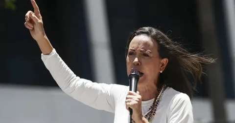 Venezuela's María Corina Machado accuses the government of blocking her return after the earthquake