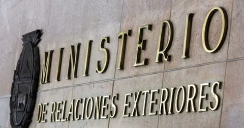Uruguay faces a 12.5% US tariff as its foreign ministry weighs the implications