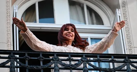 Cristina Kirchner expands her international legal team to take the Vialidad case abroad