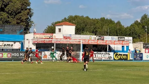 El Coria comienza con buen pie y vence al Córdoba B en La Isla