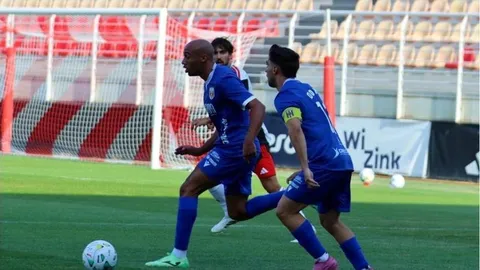 El Benfica B castiga al Mérida en su primer amistoso del verano