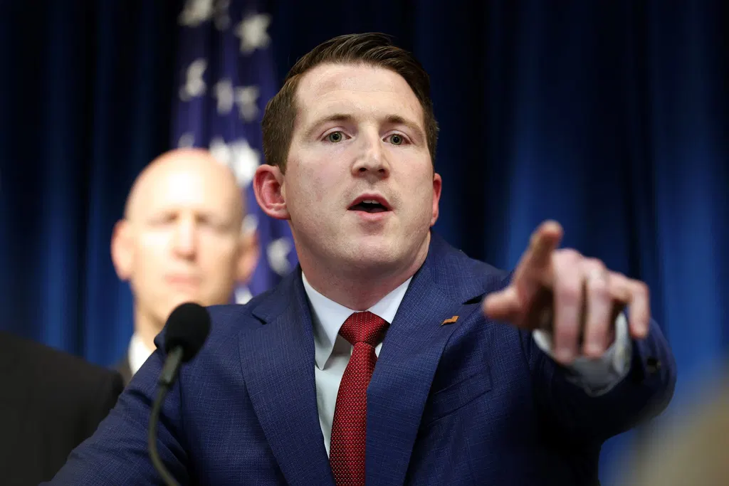 Trump DOJ Charges Minnesota Somalis, Others With ‘Shocking’ $90 Million Fraud Scheme: Accused Fraudster Muhammad Omar Leaps From 4th Floor Balcony To Flee