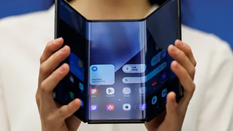 Samsung’s TriFold Phone Might Not Be Dead After All