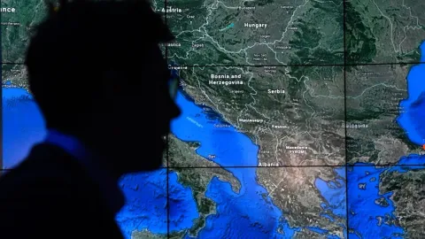 Google Briefly Turned Google Earth Into an AI Slop Factory