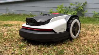 Roborock RockNeo Q110H Review: A Quiet and Capable Robot Lawn Mower