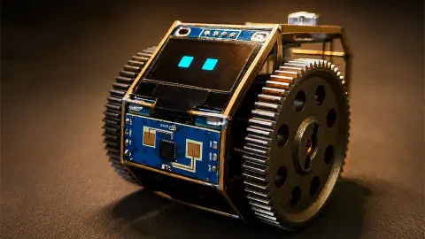 Tiny Desktop Robot Has Radar