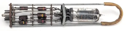 Energizing a Vacuum Tube Flip-Flop Module of the IBM 604