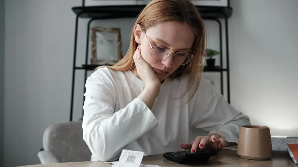One in 10 young singles stopped dating because its too expensive, report states