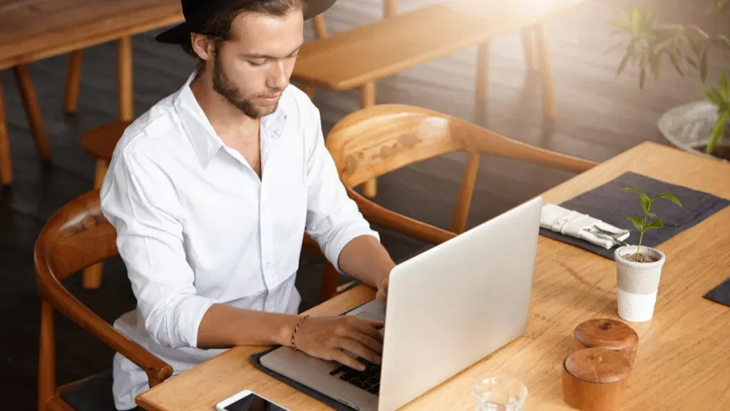 Get 6 AI training courses for $30 with this ChatGPT and Claude bundle