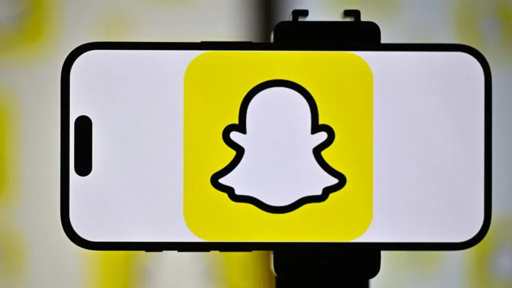 Snapchat will turn your messages into songs — if you pay for Lens+