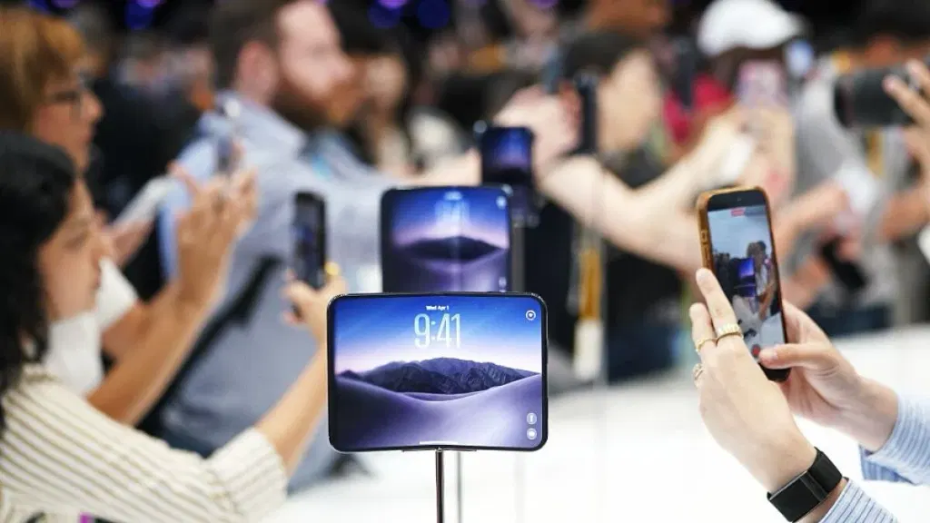 Memory pricing suggests iPhones could get even more expensive in 2027