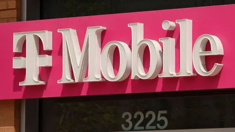 T-Mobile is down. Social media users are not taking it well.