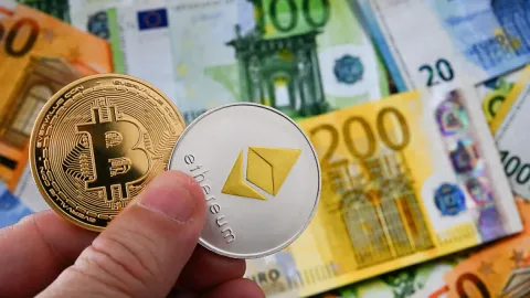 Bitcoin drops below $60,000, despite Trumps embrace