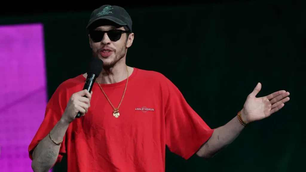Pete Davidson is talking exes, Ye, influencers, and AI. Naturally, the internet has thoughts.