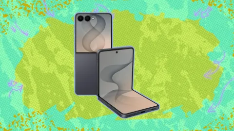 Pre-order the new Samsung Galaxy Z Flip 8 at Amazon and get a free $200 gift card
