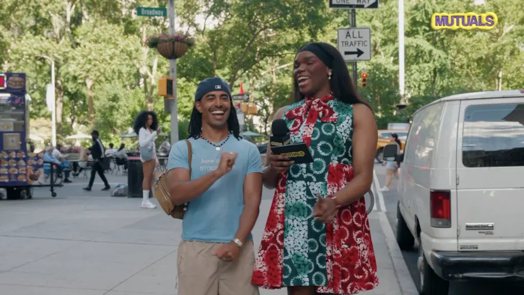 Bomanizer teaches Anania how to sound like a Kardashian on Gaydar