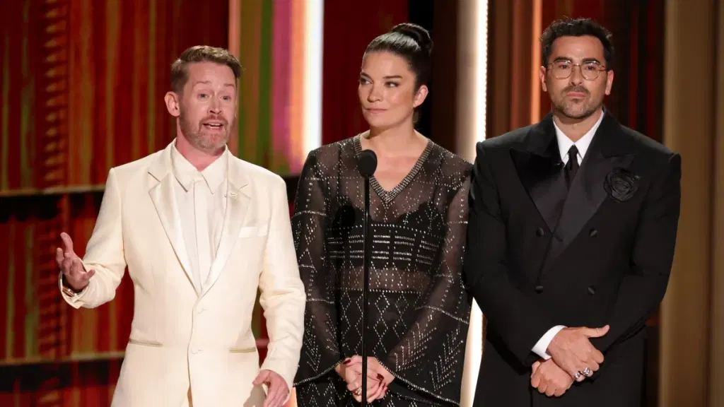Dan Levy, Annie Murphy, and Macaulay Culkin give moving tribute to Catherine OHara at Emmys