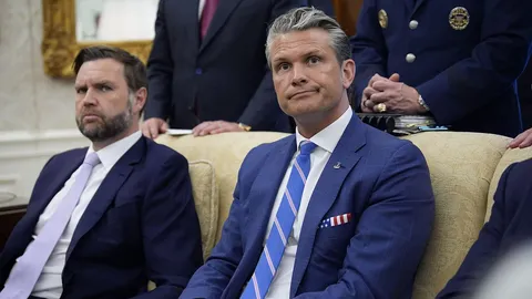 My highly placed White House source revealed fears of a MAJOR defense vulnerability that few people are tracking... the implications are so worrying: LT COL DANIEL DAVIS