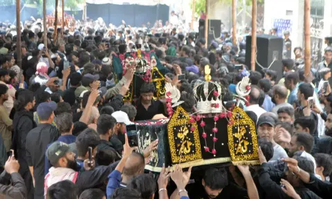 Mourners observe Ashura amid elaborate security arrangements