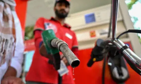 Govt keeps petrol, diesel prices unchanged for two days