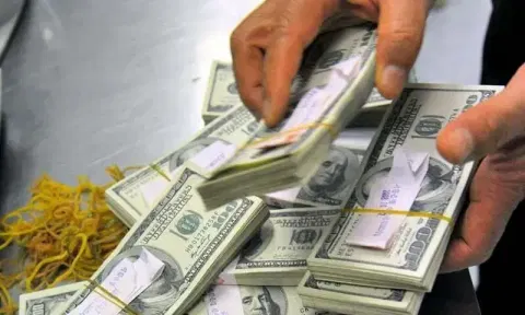 War dries up unofficial dollar inflows