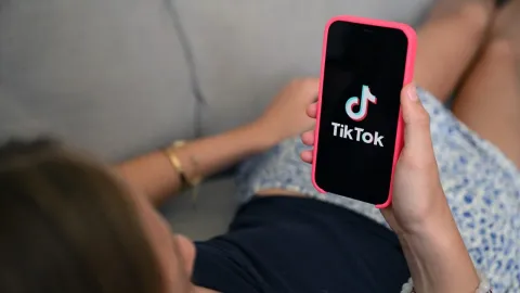 NY Outlines How It's Going to Keep Your Kids Away From Algorithmic Social Feeds