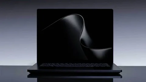 Did This Guy Find a Surface Laptop Ultra Prototype on the Side of the Road? Maybe. Here Are Some Benchmarks