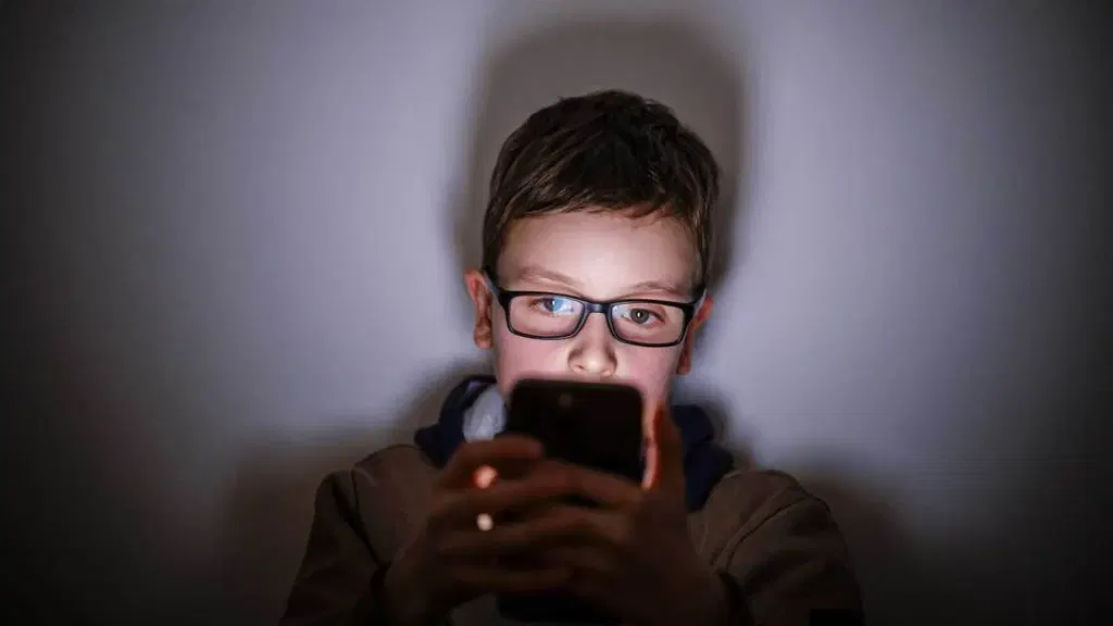 EU Plans to Ban AI Chatbots, Social Media for All Under-15s