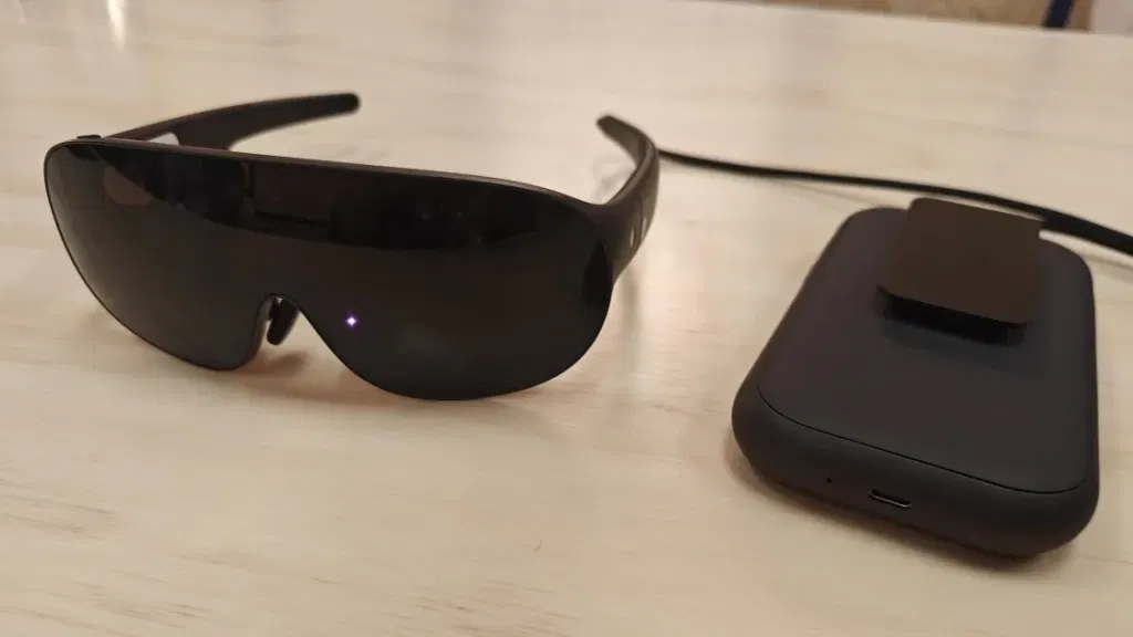Hands On With Meta's VR Glasses: An Apple Vision Pro Killer?
