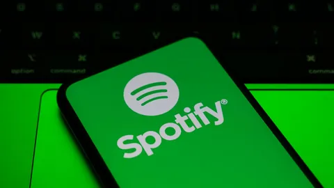 Got a Backlog of Long-Form Articles? Spotify Can Now Read Them Aloud