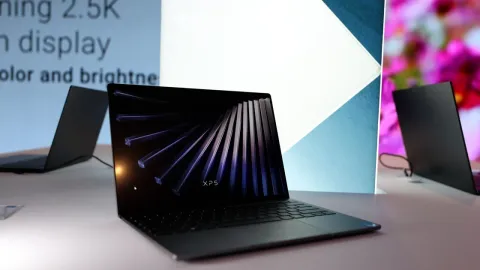I Went Hands On With the $700 Dell XPS 13. It’s a Clear Rival to the MacBook Neo