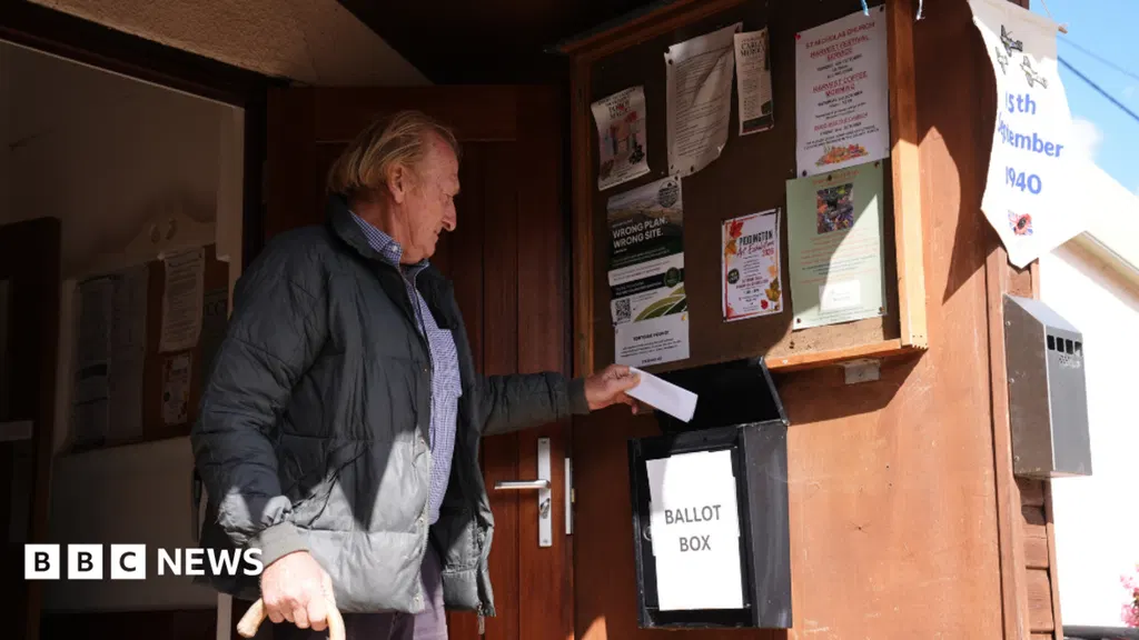 Village votes to leave UK over asylum housing plan