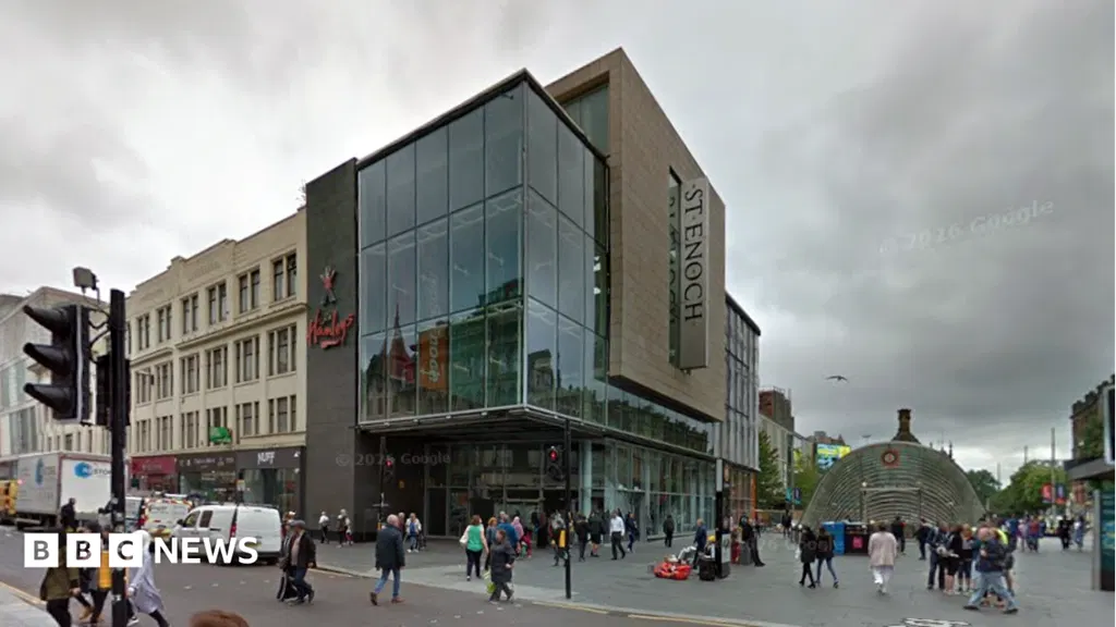 Teenager taken to hospital after Glasgow shopping centre gang attack
