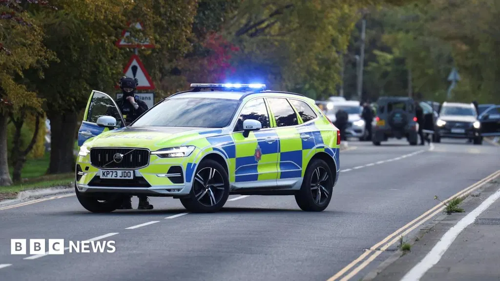 Men held in 'major incident' near RAF Fairford
