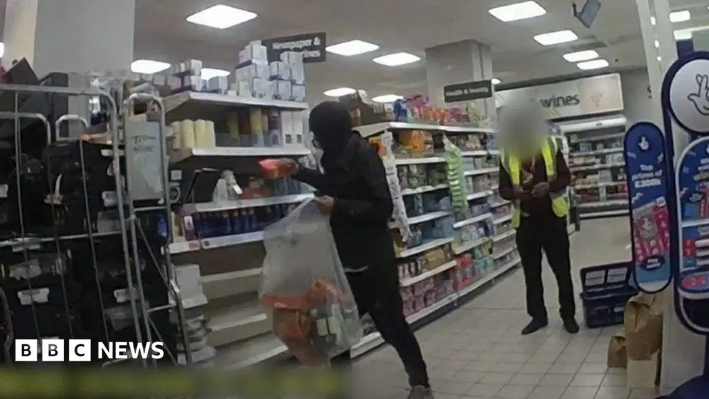 Prolific shoplifters behind more than 28,000 offences, BBC finds