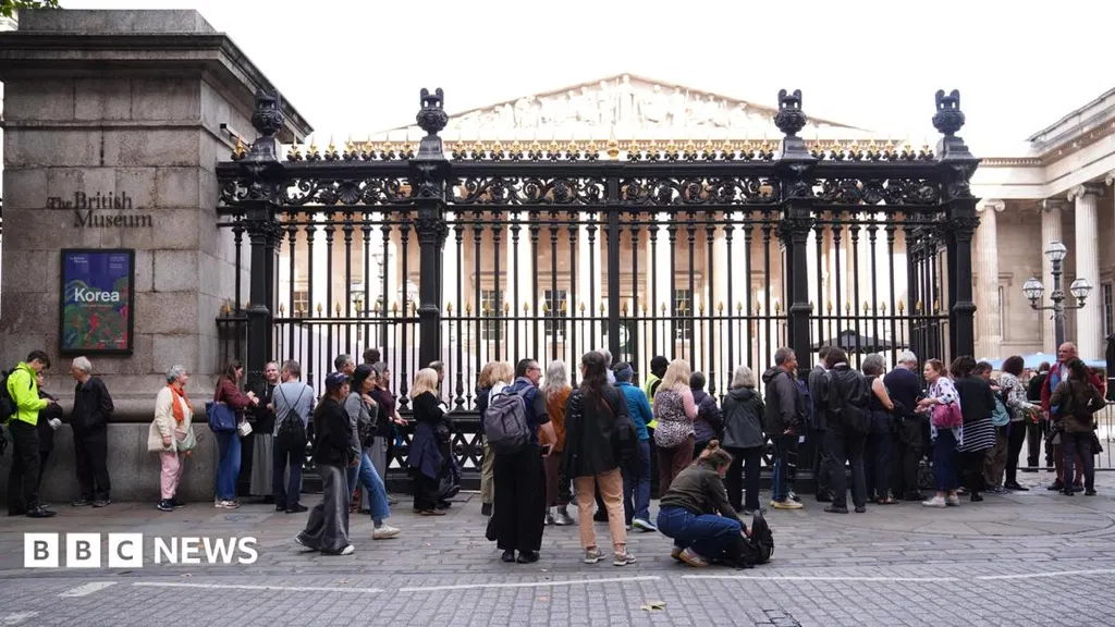 British Museum announces changes to ease Bayeux Tapestry queues