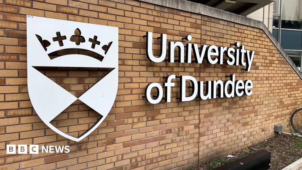University staff begin five-week strike on day one of new term
