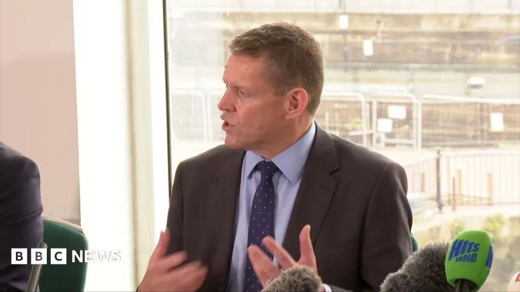 'It's up to the people to decide their future'