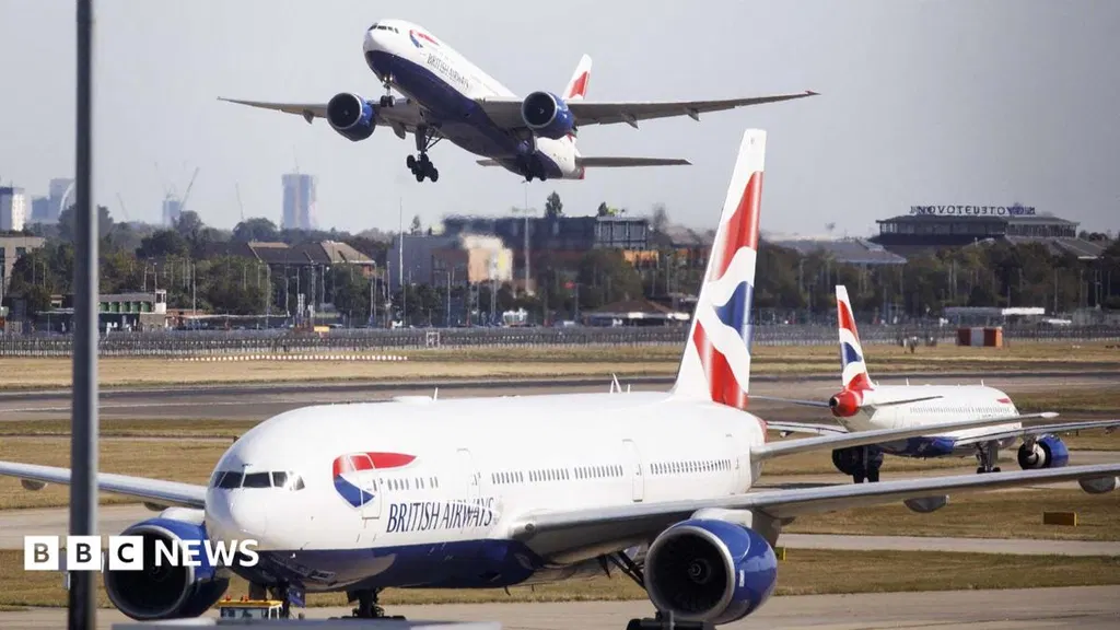 Third Heathrow runway should only go ahead if airlines pay for cleaner flying, say advisers