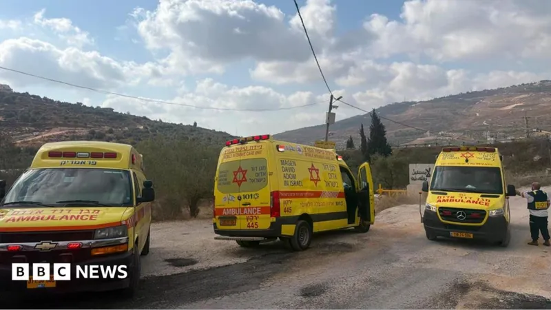 Four Palestinians and two Israelis killed in West Bank shooting