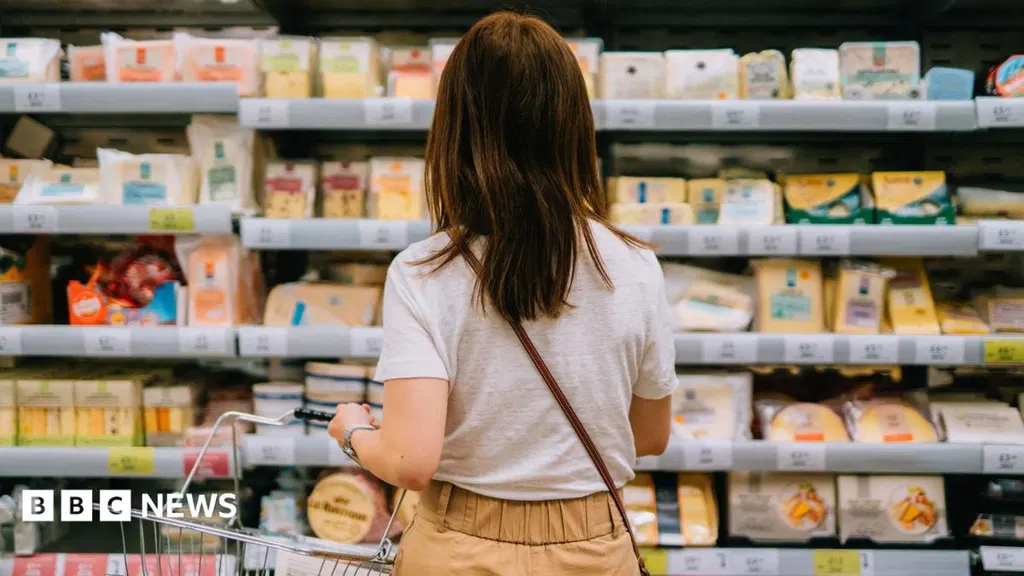 Aldi boss says some loyalty discounts 'dupe' customers