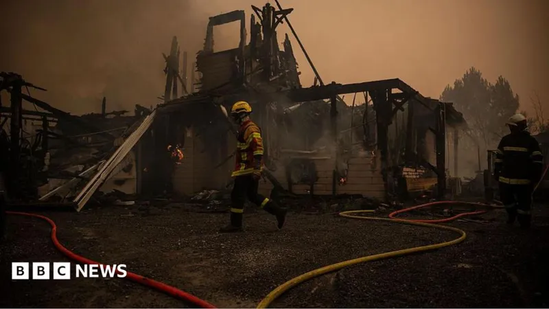 France orders evacuation of tourist spot as hundreds flee wildfires by boat