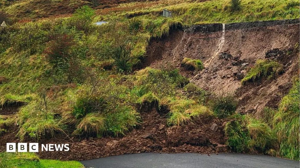 Watch the moment a landslip leaves Skye drivers facing a 40-mile diversion