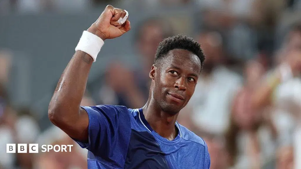 'Magician' Monfils exits final French Open