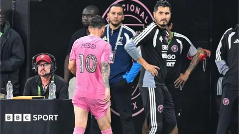 Messi suffers injury scare before World Cup