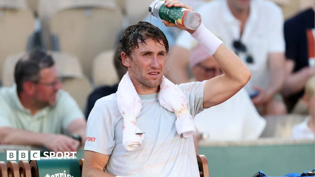 Ruud 'like a zombie' as he feared heatstroke in tough Paris win