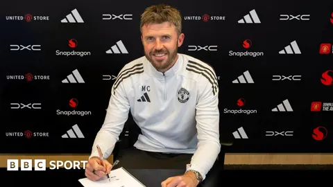 Carrick confirmed as Man Utd permanent boss